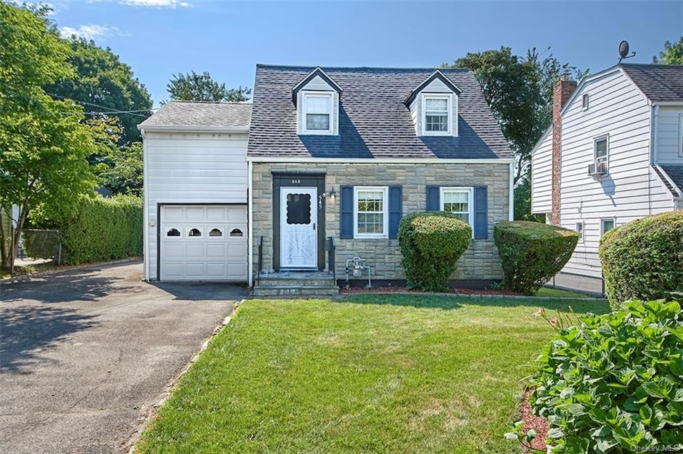 545 Jefferson Ave, Mamaroneck, NY 10543 - photo 1