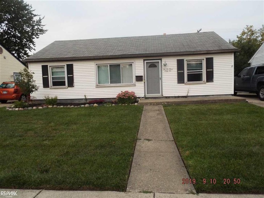 26366 Grandmont St, Roseville, MI 48066 - photo 1