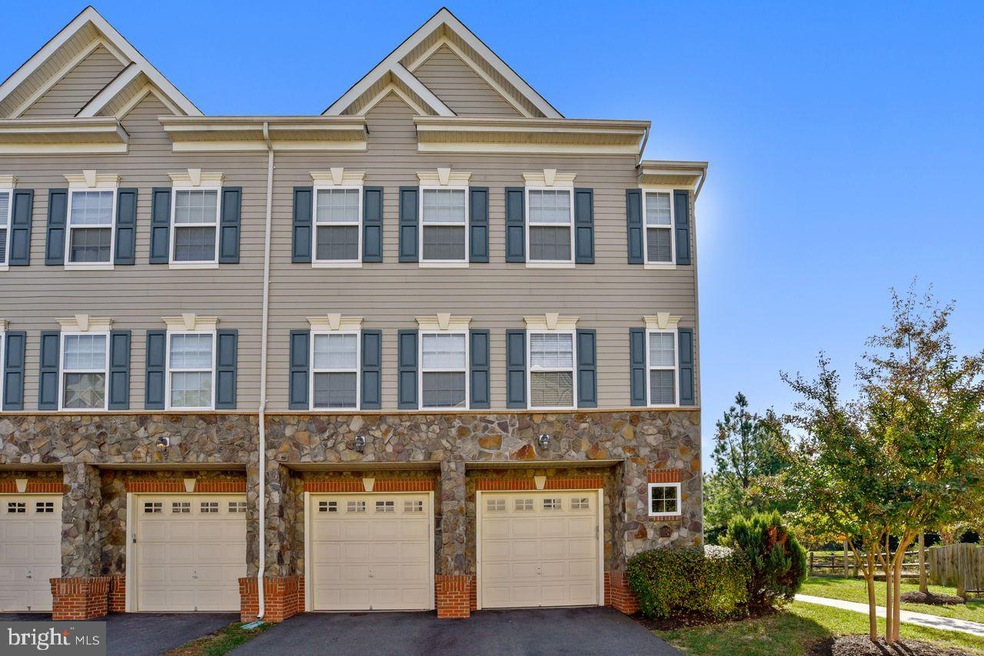 11136 Wortham Crest Cir unit 119, Manassas, VA 20109 - photo 1