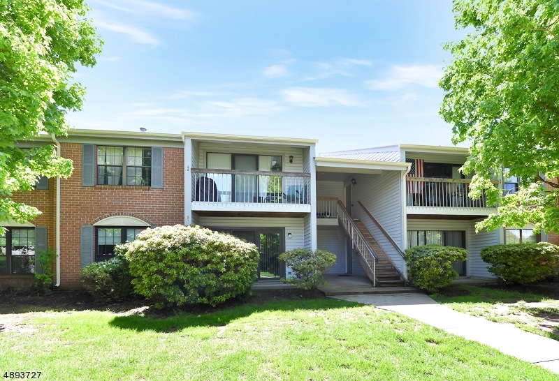 51 Crabapple Ln, Franklin Park, NJ 08823 - photo 1