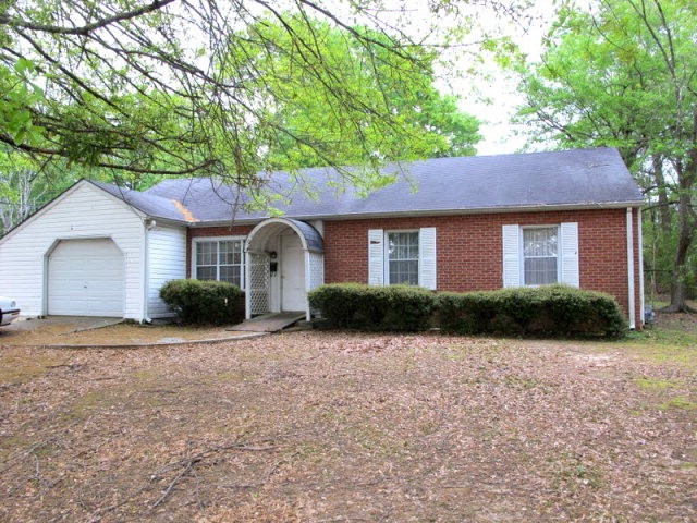 325 Hunter St, McComb, MS 39648 - photo 1