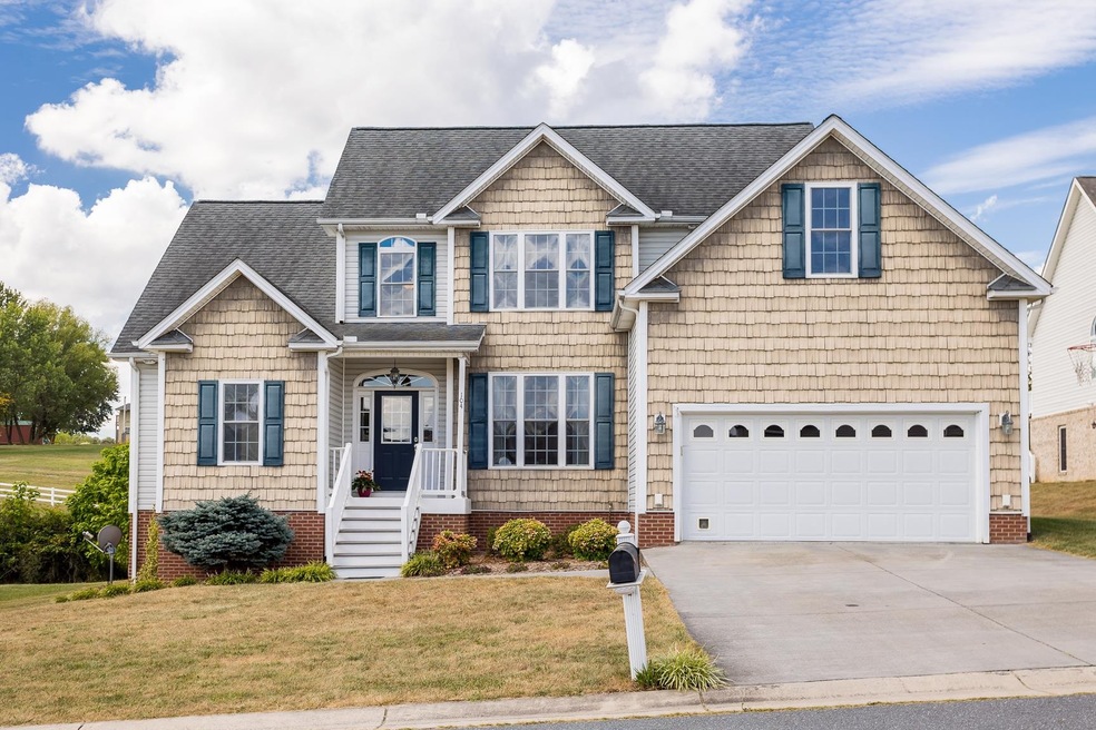 104 Wexford St, Staunton, VA 24401 - photo 1