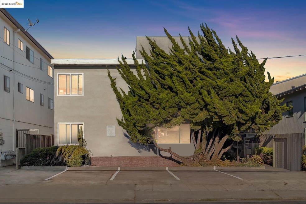 825 Kains Ave, Albany, CA 94706 - photo 1