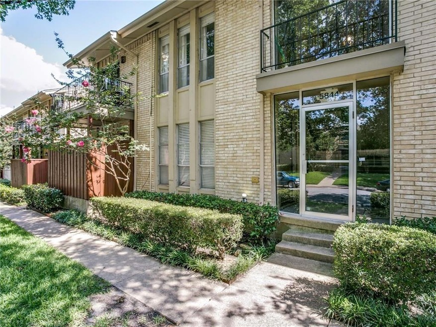5844 Sandhurst Ln unit A, Dallas, TX 75206 - photo 1
