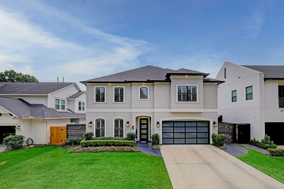 1029 Fisher St, Houston, TX 77018 - photo 1