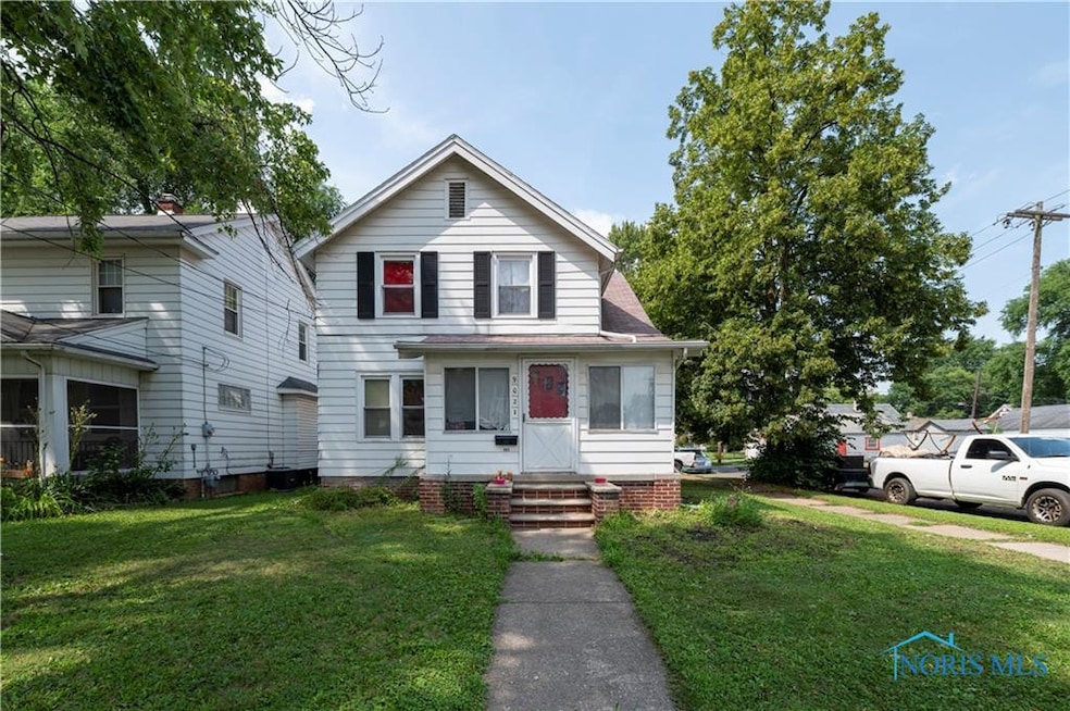 902 Brinton Dr, Toledo, OH 43612 - photo 1