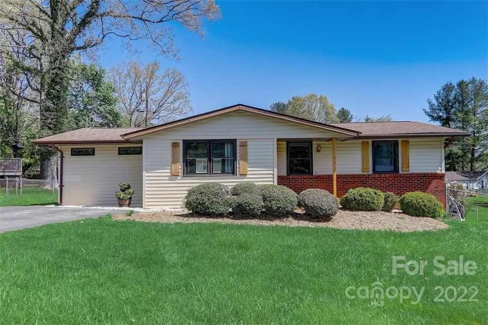 4 High Meadow Rd, Asheville, NC 28803 - photo 1