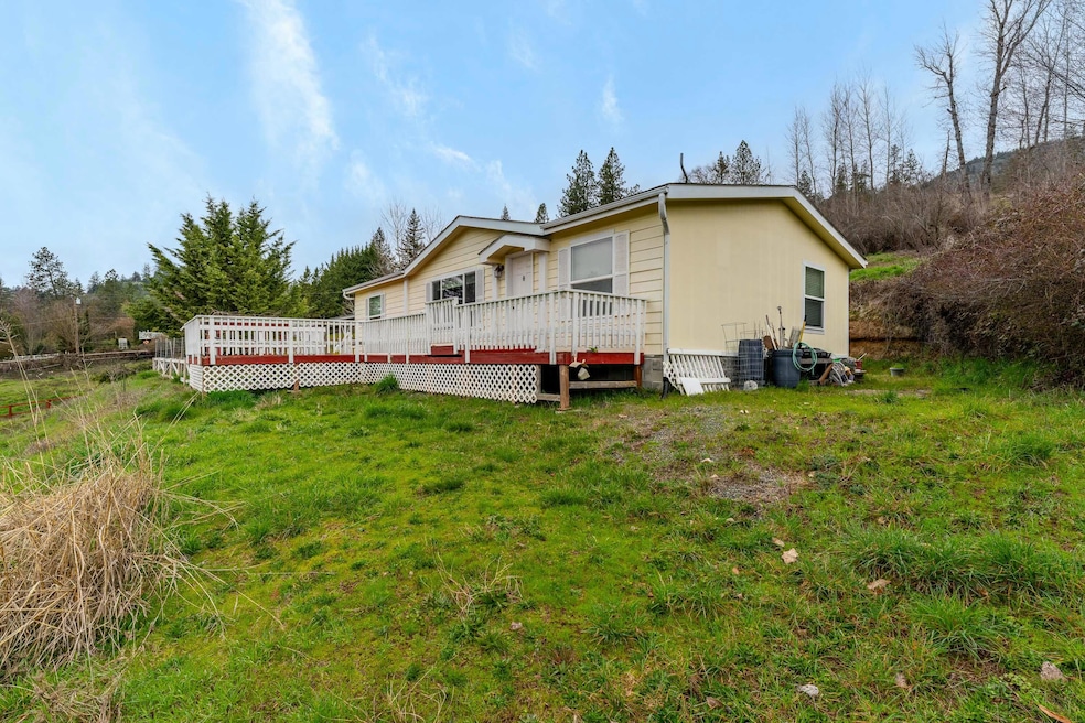 3950 Foothill Blvd, Grants Pass, OR 97526 - photo 1