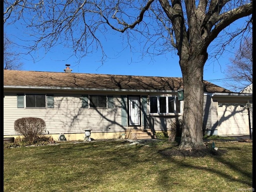 8 Mohawk Dr, Wappingers Falls, NY 12590 - photo 1