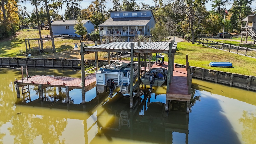 1161 Creeklake Dr, Onalaska, TX 77360 - photo 1