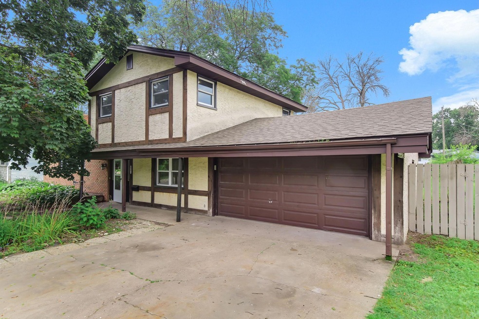 3201 Thurber Rd, Minneapolis, MN 55429 - photo 1