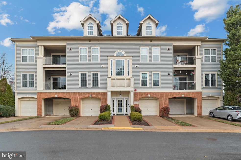 11310 Westbrook Mill Ln unit 201, Fairfax, VA 22030 - photo 1
