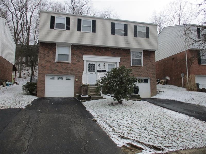 Brick and vinyl, Three bedroom, kitchen-dining, li