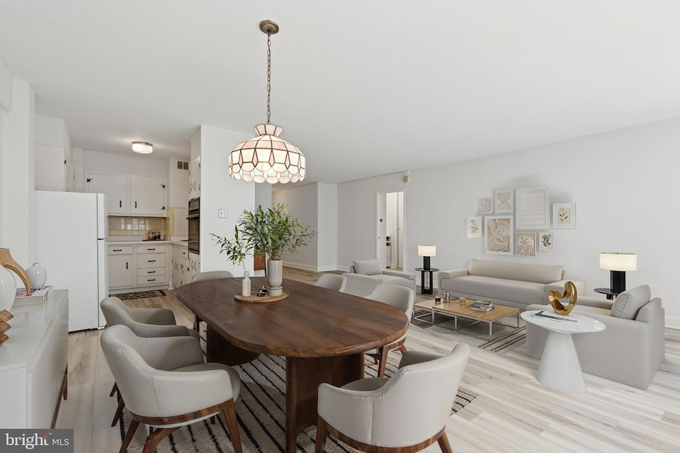 Penn Center House unit 924, Philadelphia, PA 19103 - photo 1