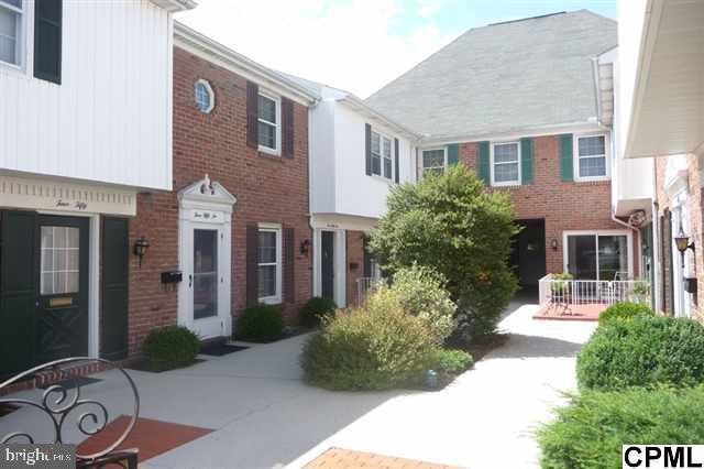 454 W Chocolate Ave, Hershey, PA 17033 - photo 1