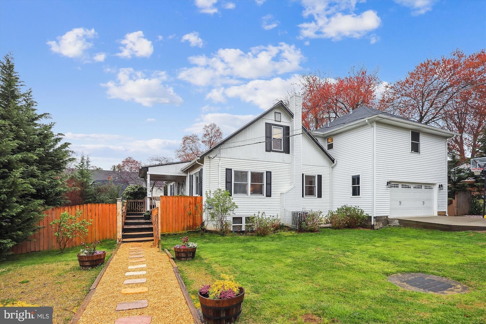 Sold $900,000 • Co-Listing Agent