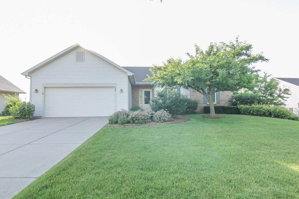 520 Oakwood Dr, Oregon, WI 53575 - photo 1