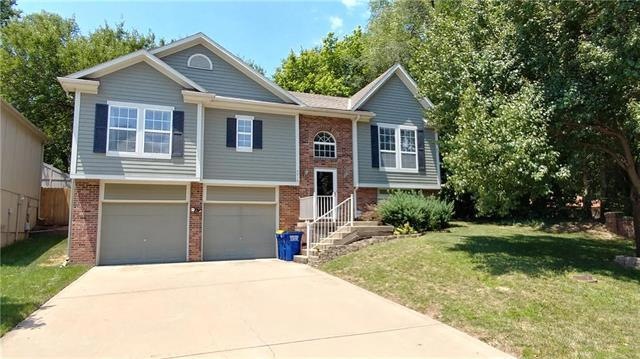 6016 Parkhill St, Shawnee, KS 66216 - photo 1