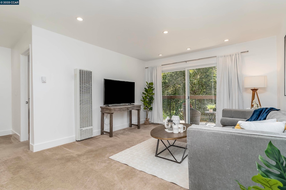 5305 Ridgeview Cir unit 8, El Sobrante, CA 94803 - photo 1