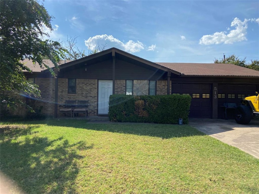 513 Branch Cir W, Fort Worth, TX 76108 - photo 1