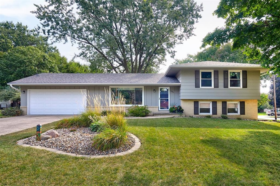 1101 33rd St, West Des Moines, IA 50266 - photo 1