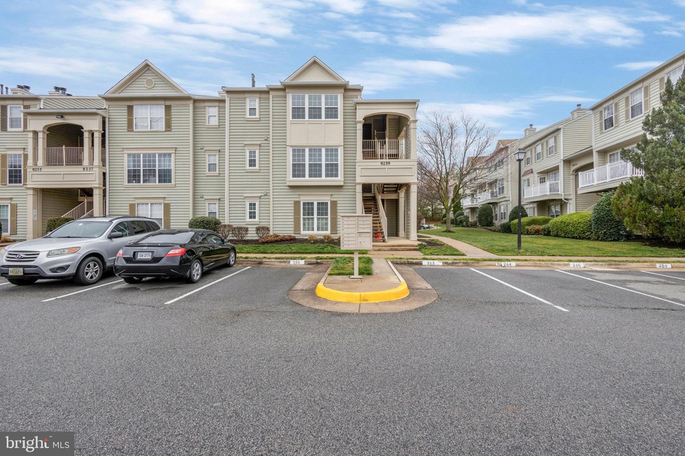 9259 Cardinal Forest Ln unit 9259-201, Lorton, VA 22079 - photo 1