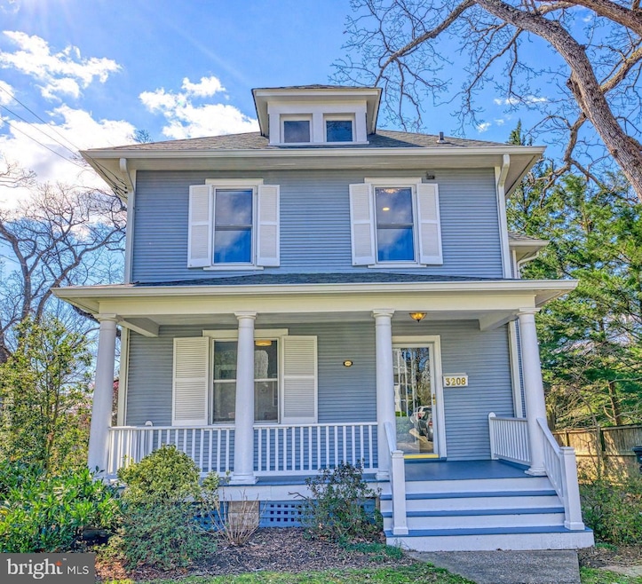 Sold $1,275,000 • Co-Listing Agent