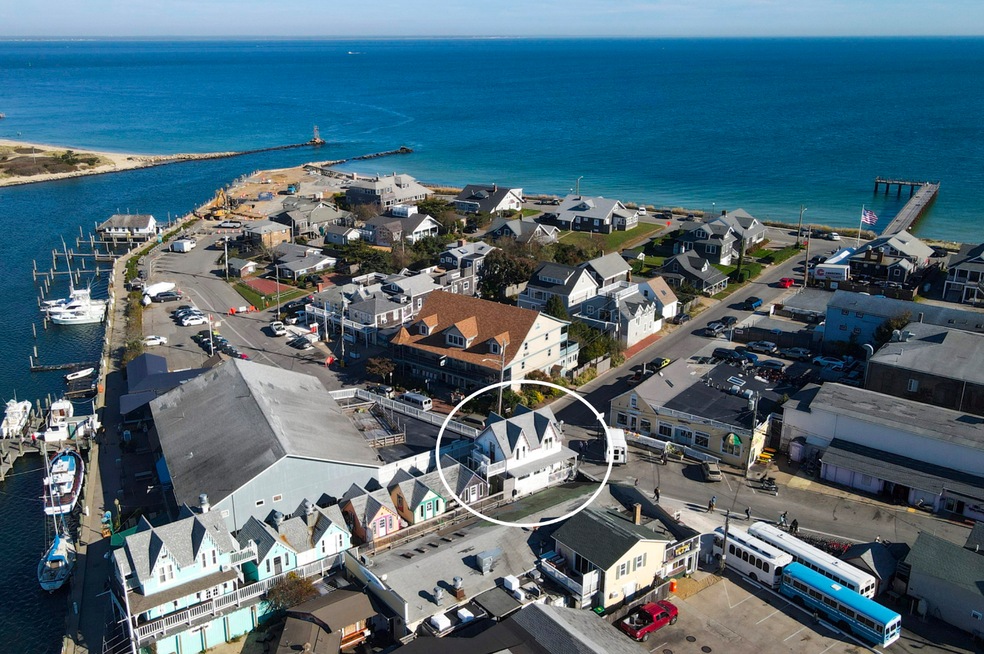 8 Circuit Avenue Extension unit 14, Oak Bluffs, MA 02557 - photo 1