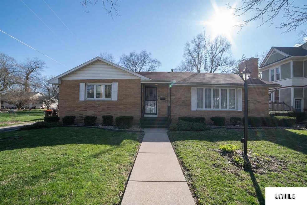 515 Lincoln Ave, Lincoln, IL 62656 - photo 1