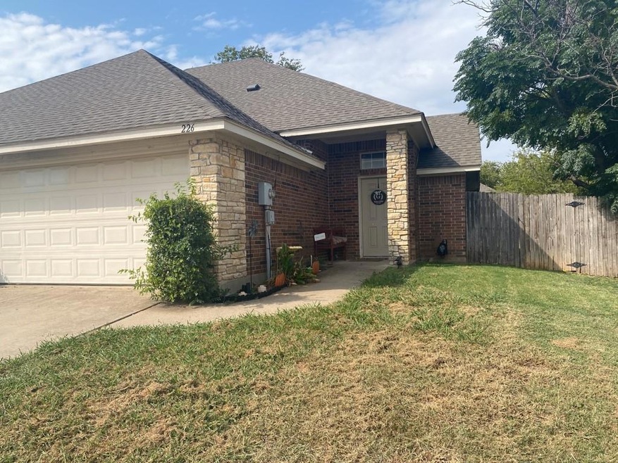 228 Rentz Place Cir unit 226, Weatherford, TX 76086 - photo 1