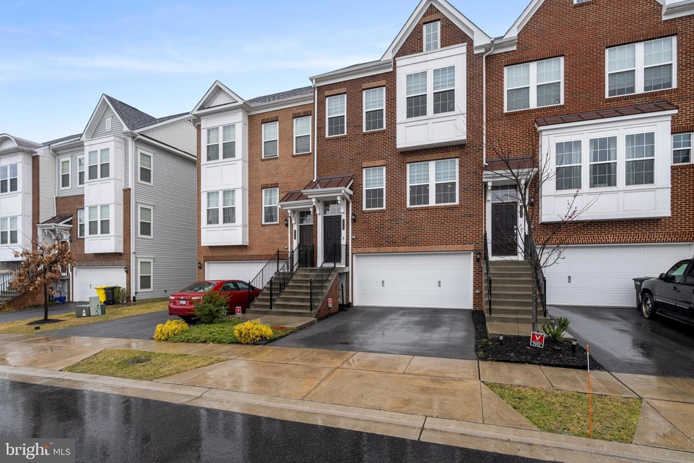 7915 Breezy Knoll Ln, Hanover, MD 21076 - photo 1