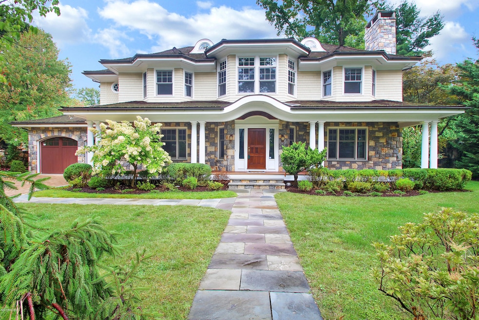 15 Juniper Ln
