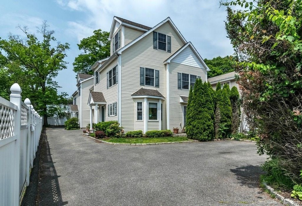 157 Seaside Ave unit 2, Stamford, CT 06902 - photo 1