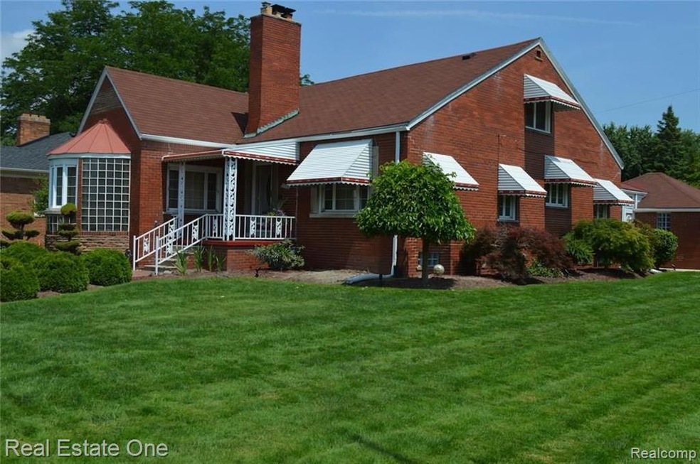 13315 E Outer Dr, Detroit, MI 48224 - photo 1