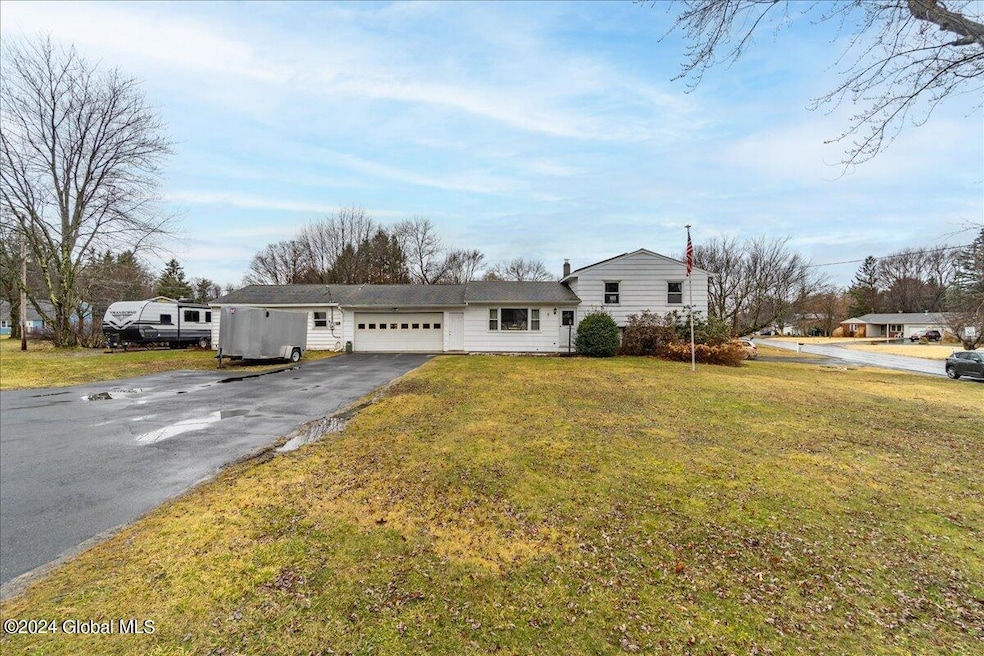 315 Schodack Dr, Castleton On Hudson, NY 12033 - photo 1