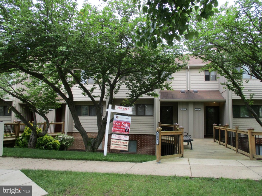 2147 Old Landing Way unit 14-5, Woodbridge, VA 22191 - photo 1