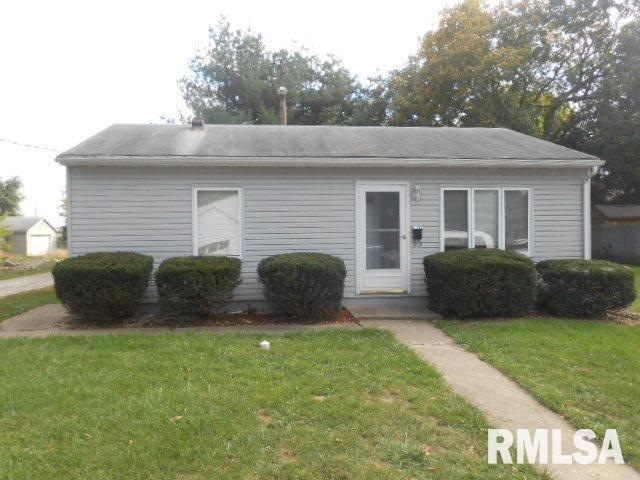 1120 N Hamilton St, Lincoln, IL 62656 - photo 1