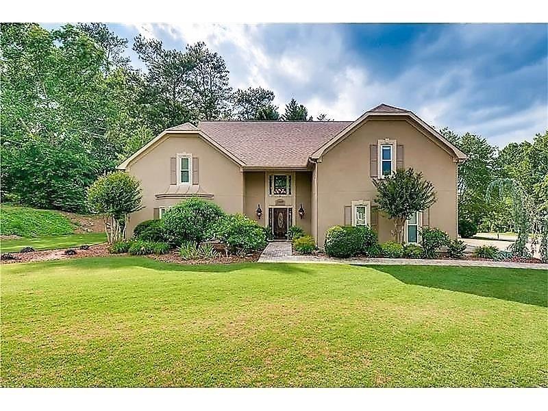 12080 Magnolia Crescent Dr, Roswell, GA 30075 - photo 1