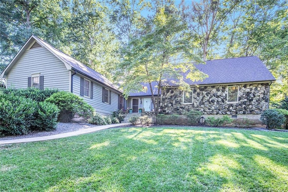 306 Brookmeade Dr, Statesville, NC 28625 - photo 1