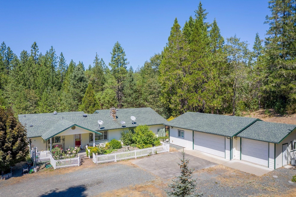 9266 Lower River Rd, Grants Pass, OR 97526 - photo 1