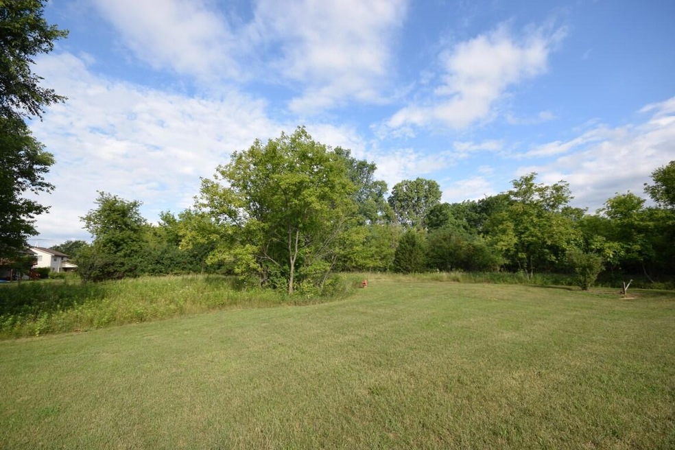 Lt3 Burr Oak Ct unit Lt3, Kewaskum, WI 53040 - photo 1