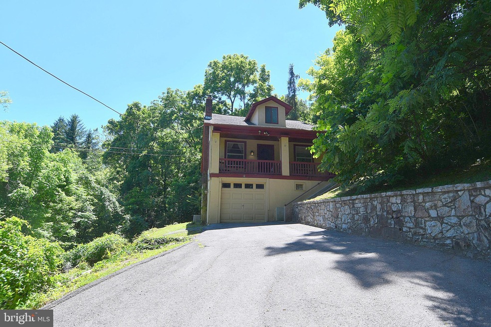 2 Warren St, Berkeley Springs, WV 25411 - photo 1