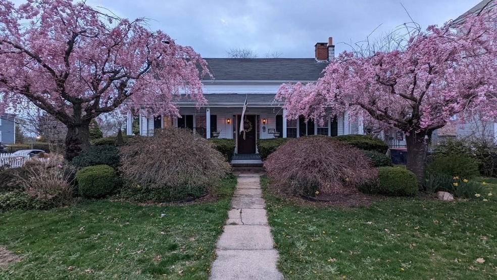 336 Main St, Fairhaven, MA 02719 - photo 1