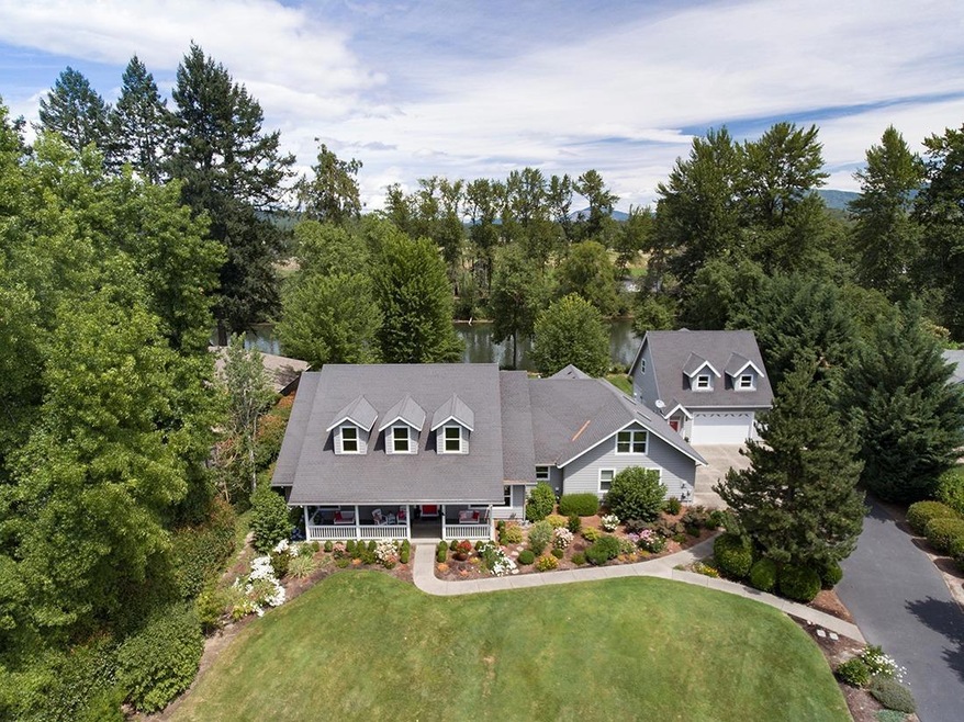 898 Breezy Ln, Grants Pass, OR 97527 - photo 1