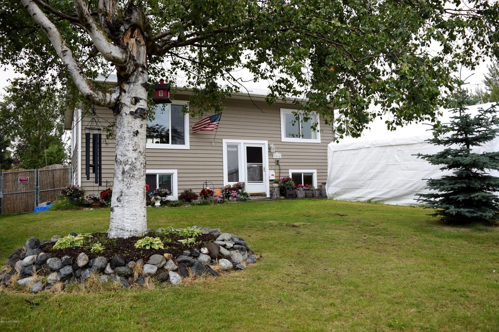 1514 Patterson St, Anchorage, AK 99504 - photo 1