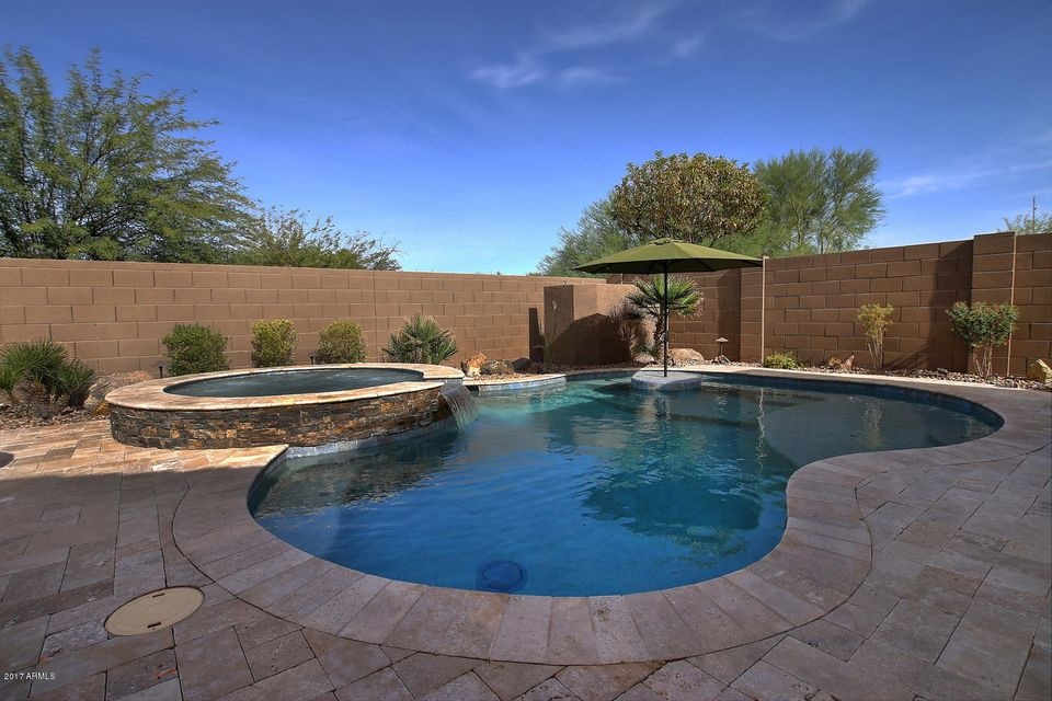 Pool/Jacuzzi