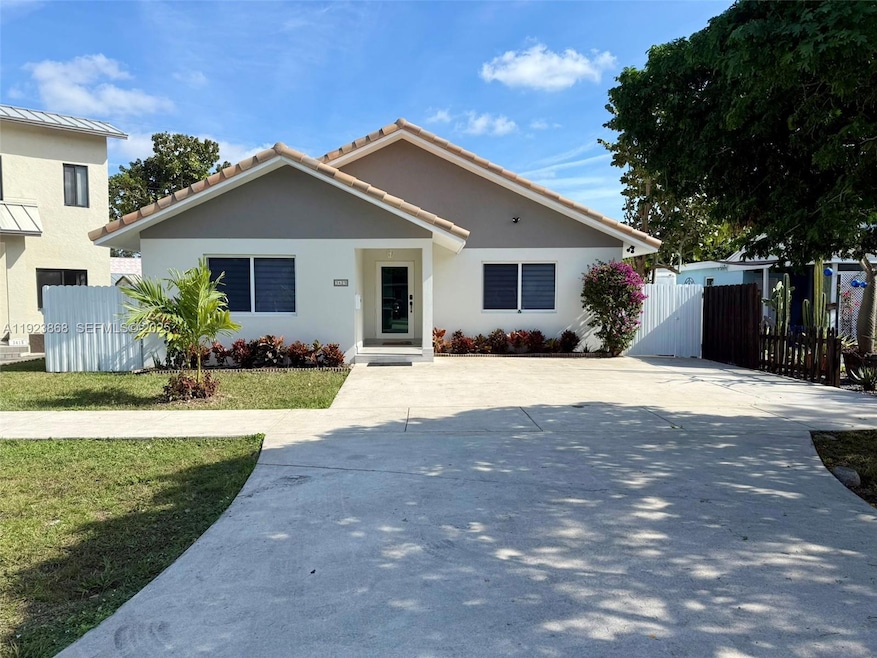 3425 SW 69th Ave, Miami, FL 33155 - photo 1