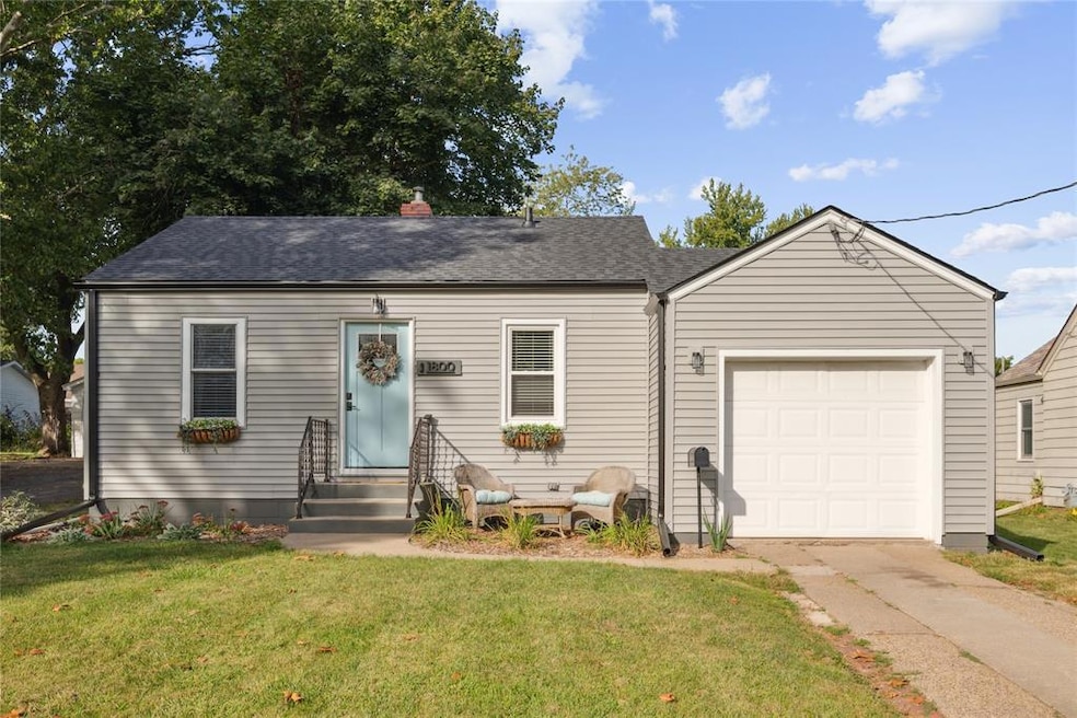 1800 45th St, Des Moines, IA 50310 - photo 1