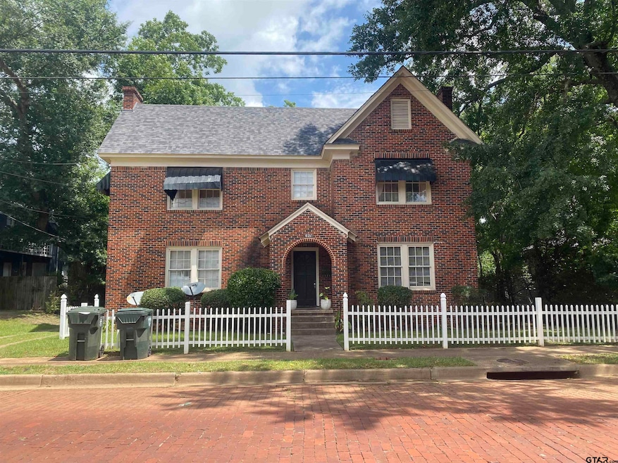 For Rent $1,000/month • Co-Listing Agent