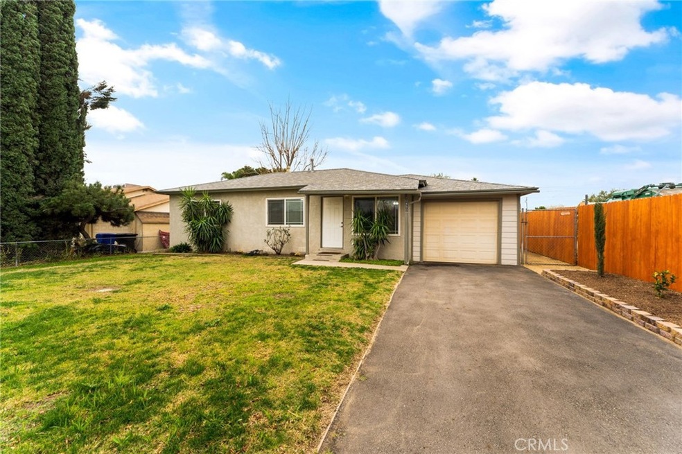 10450 Sultana Ave, Fontana, CA 92337 - photo 1